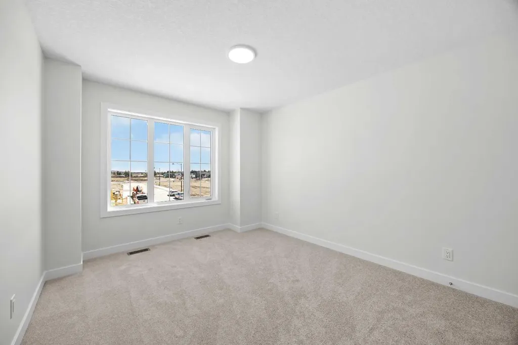 131 Greenwich Drive NW Calgary AB T3B 6K7