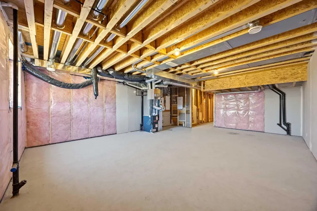 131 Greenwich Drive NW Calgary AB T3B 6K7