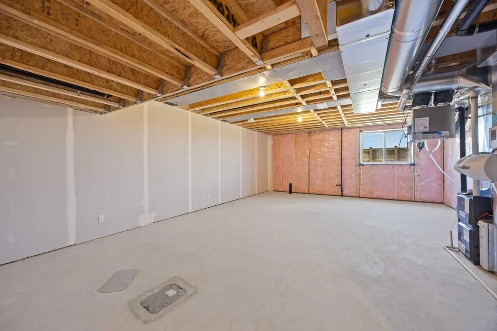 131 Greenwich Drive NW Calgary AB T3B 6K7