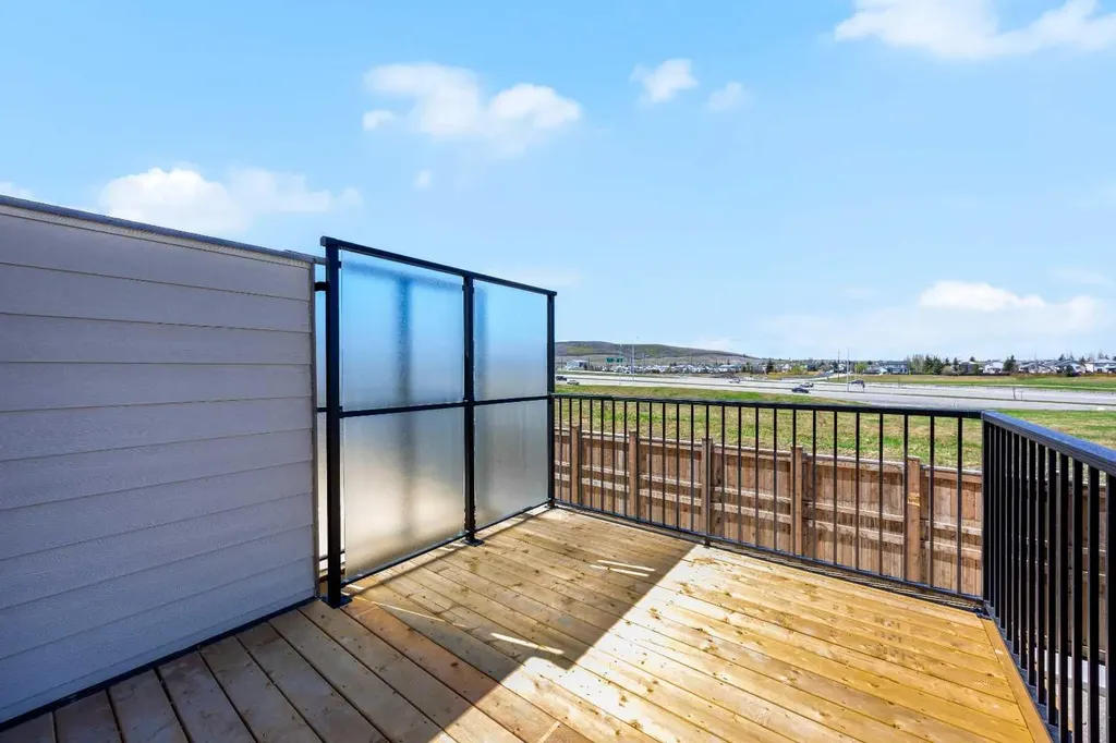 131 Greenwich Drive NW Calgary AB T3B 6K7
