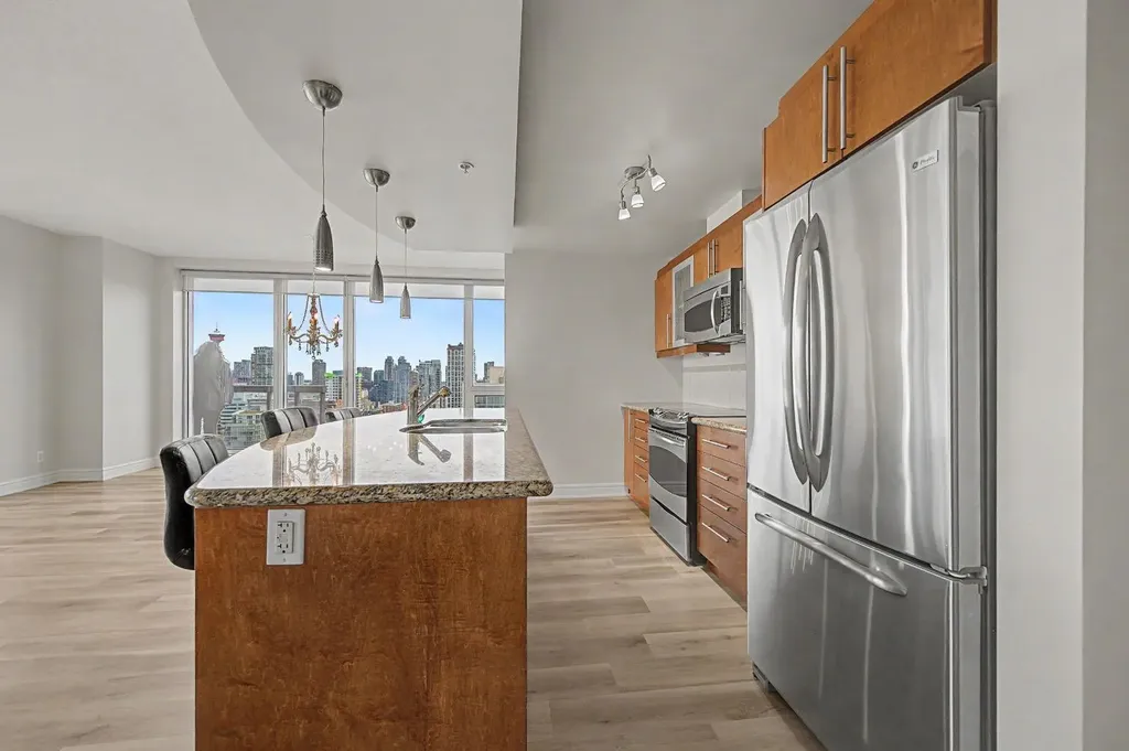 817 15 Avenue SW Calgary AB T2R 0H8