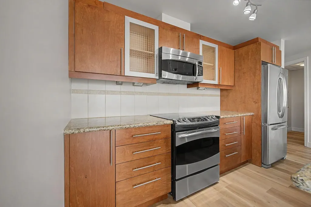 817 15 Avenue SW Calgary AB T2R 0H8