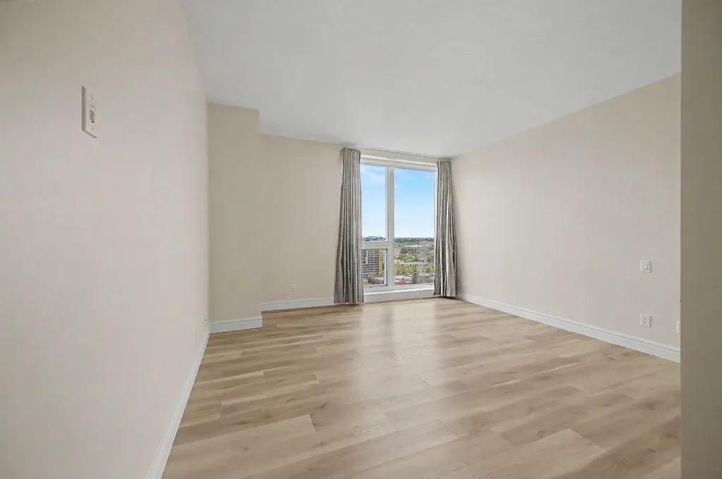 817 15 Avenue SW Calgary AB T2R 0H8