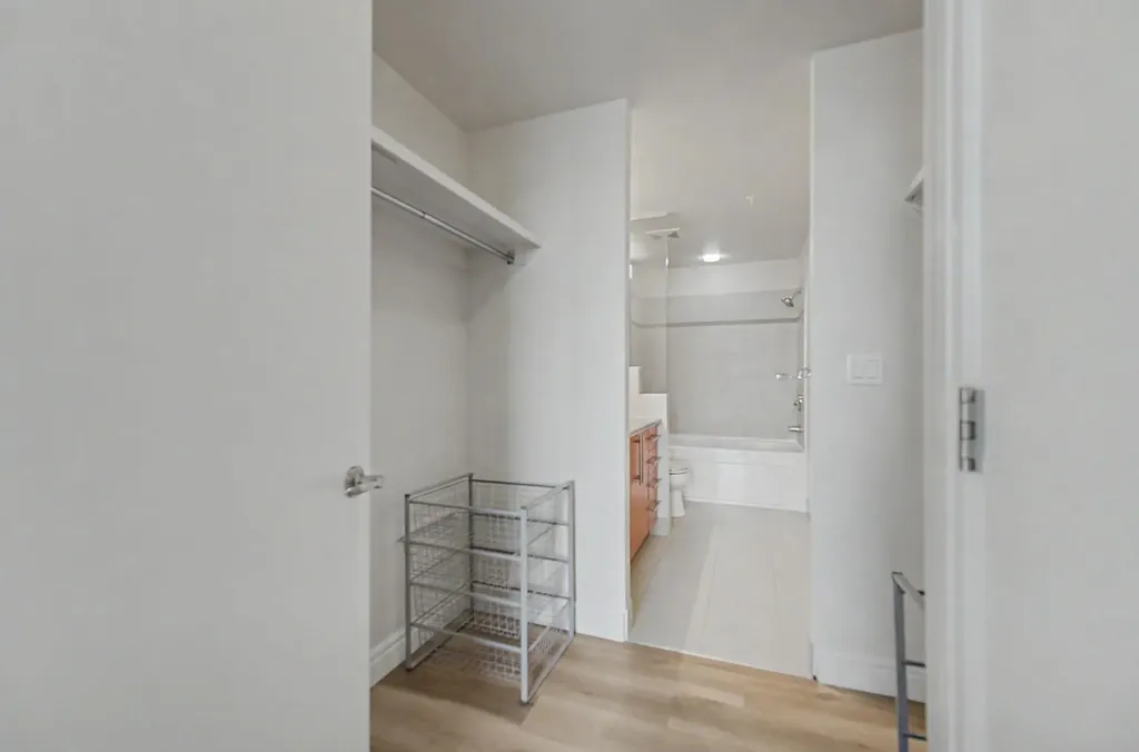 817 15 Avenue SW Calgary AB T2R 0H8