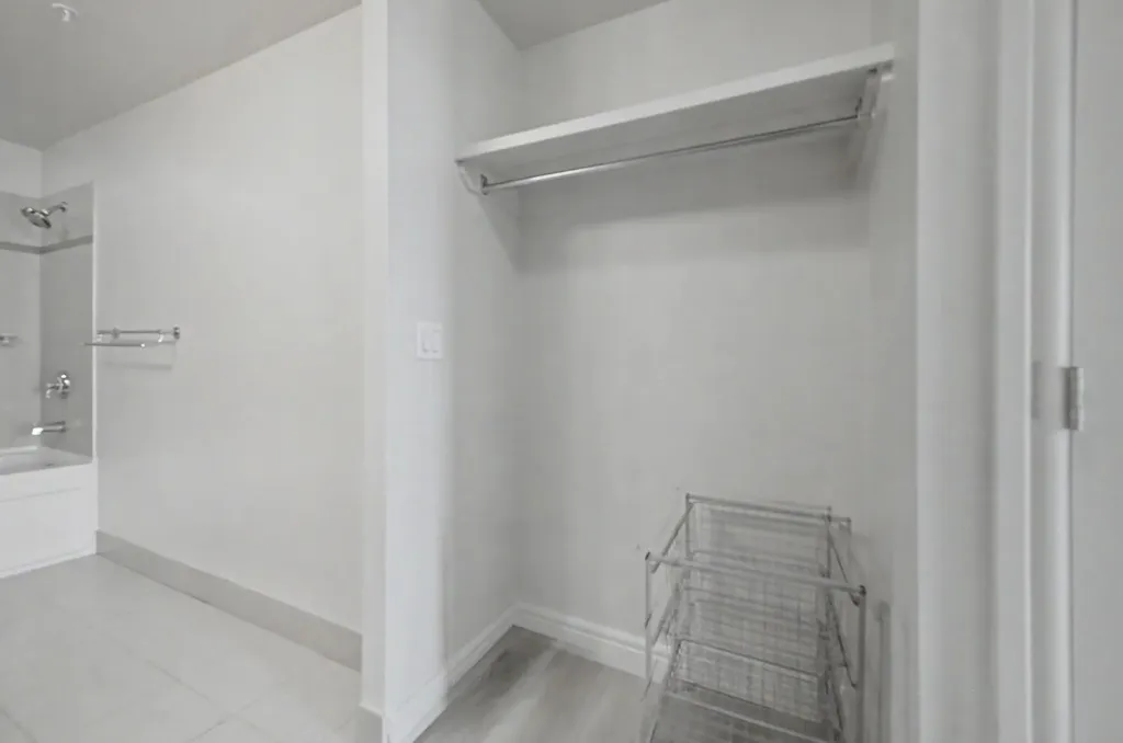 817 15 Avenue SW Calgary AB T2R 0H8