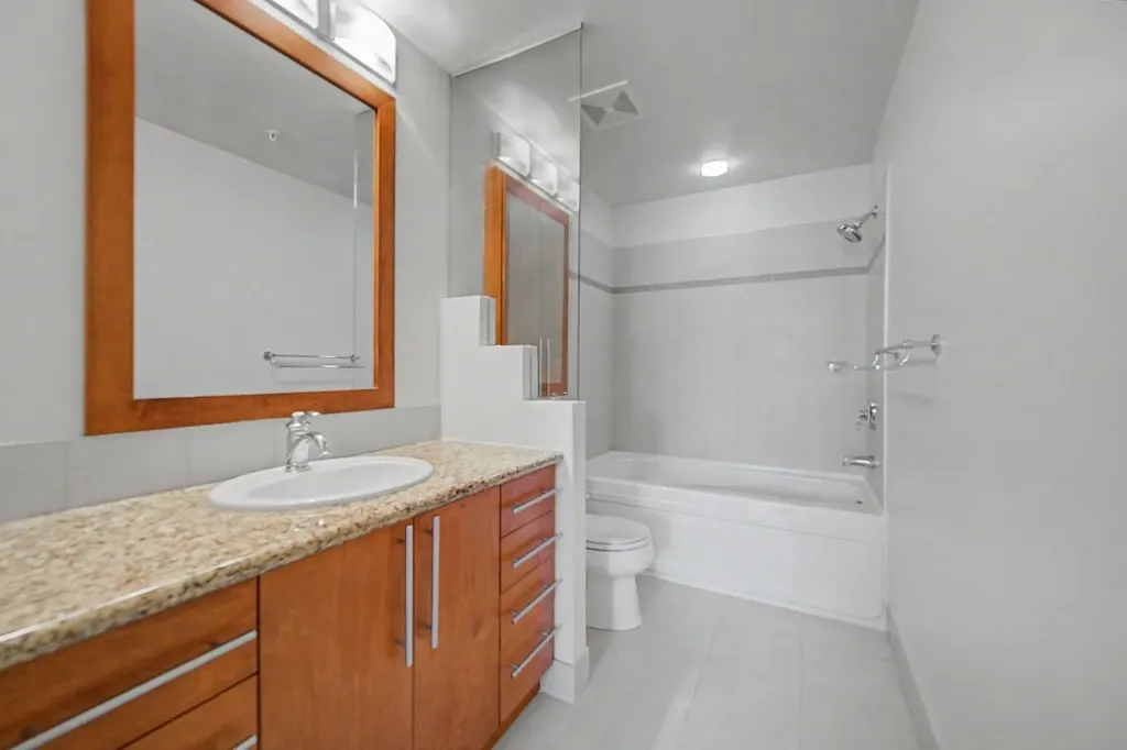 817 15 Avenue SW Calgary AB T2R 0H8