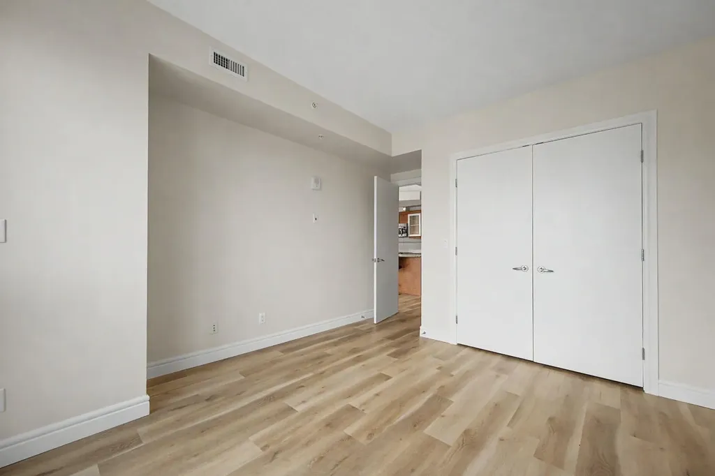 817 15 Avenue SW Calgary AB T2R 0H8