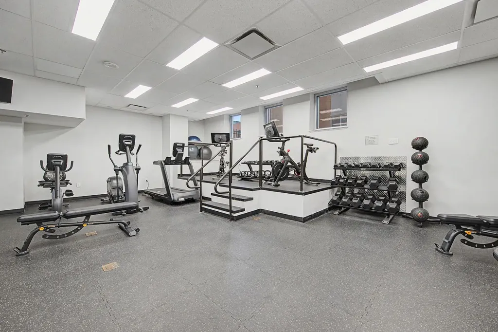 817 15 Avenue SW Calgary AB T2R 0H8