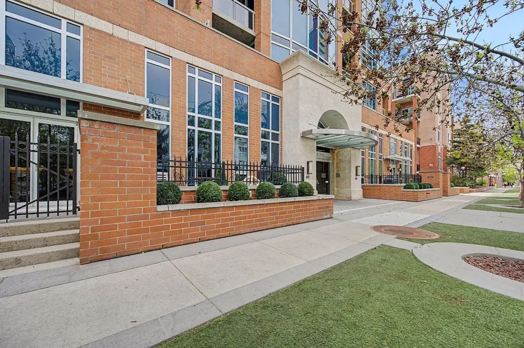 817 15 Avenue SW Calgary AB T2R 0H8