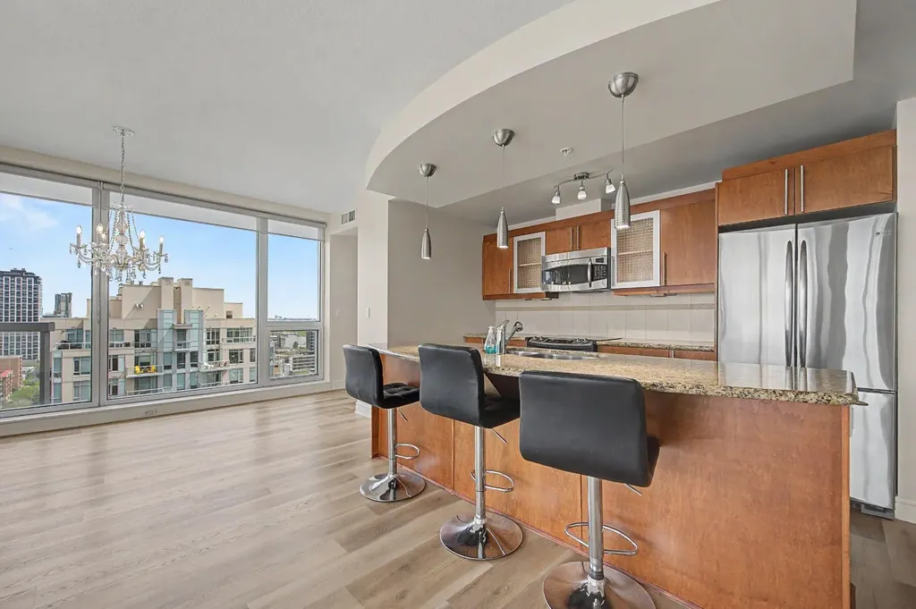 817 15 Avenue SW Calgary AB T2R 0H8