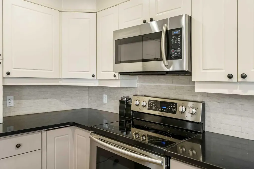 76 Sunlake Gardens SE Calgary AB T2X 3G4