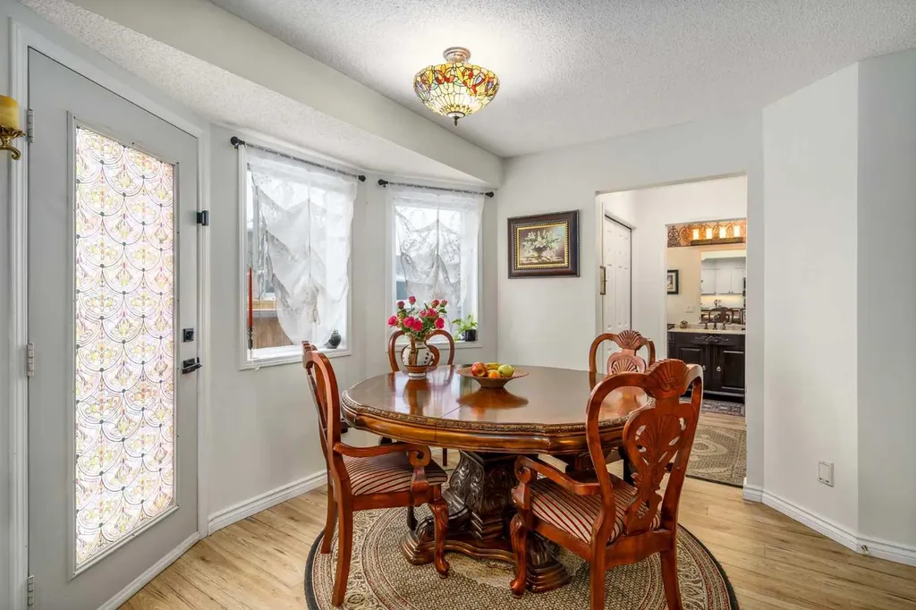 76 Sunlake Gardens SE Calgary AB T2X 3G4