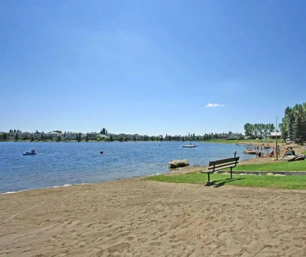 76 Sunlake Gardens SE Calgary AB T2X 3G4
