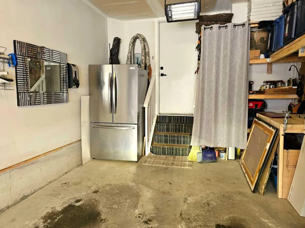 76 Sunlake Gardens SE Calgary AB T2X 3G4
