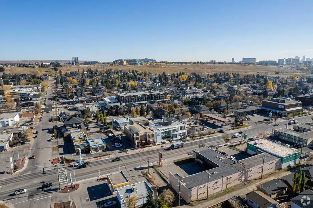 4624 16 Avenue NW Calgary AB T3B1J1