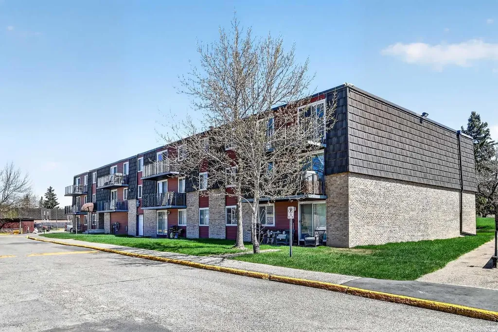 80 Galbraith Drive SW Calgary AB T3E 3H2