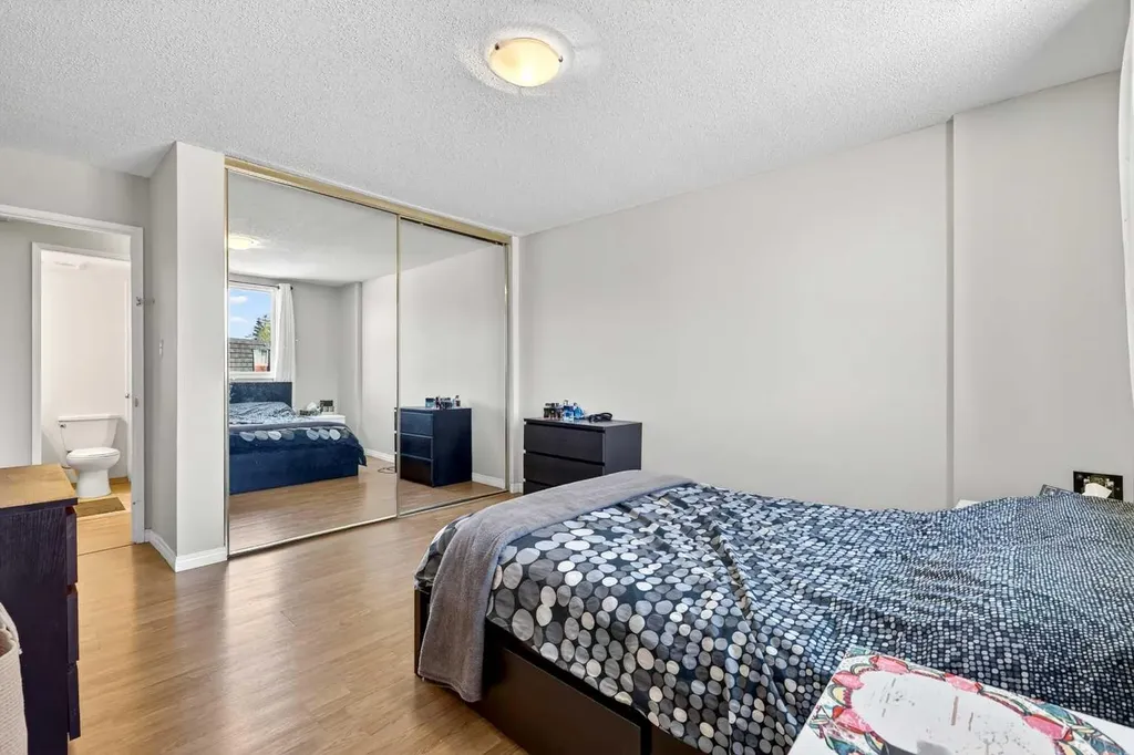 80 Galbraith Drive SW Calgary AB T3E 3H2