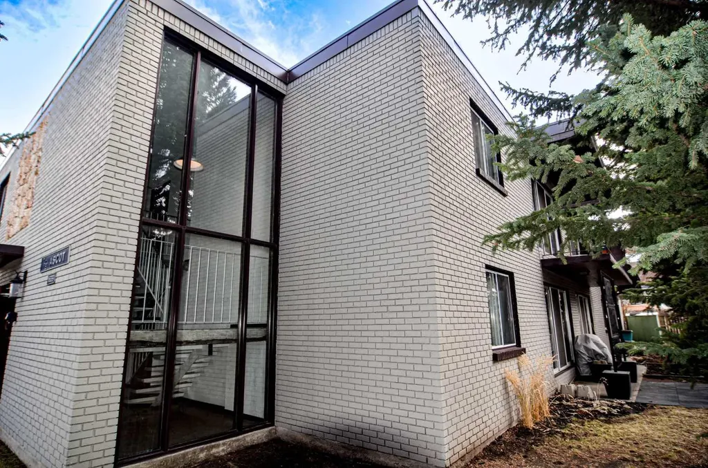 1639 Acton Avenue SW Calgary AB T2T 2R1