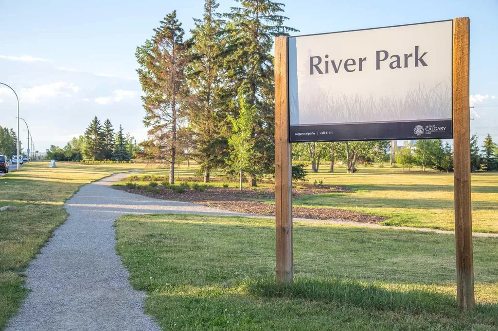 1639 Acton Avenue SW Calgary AB T2T 2R1
