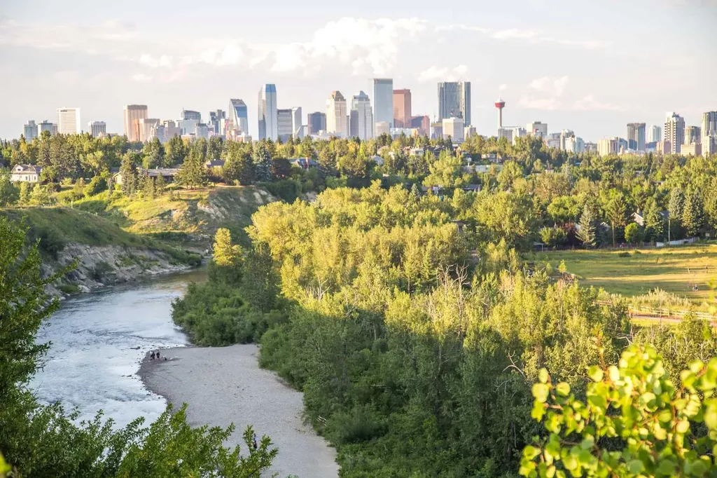 1639 Acton Avenue SW Calgary AB T2T 2R1