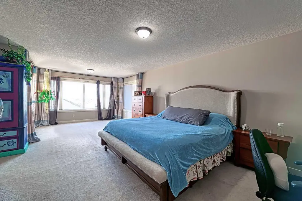 247 Pantego Way NW Calgary AB T3K 0C2
