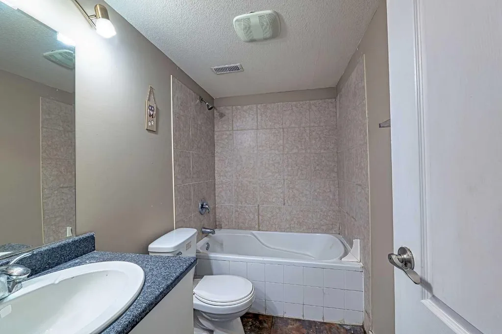 247 Pantego Way NW Calgary AB T3K 0C2