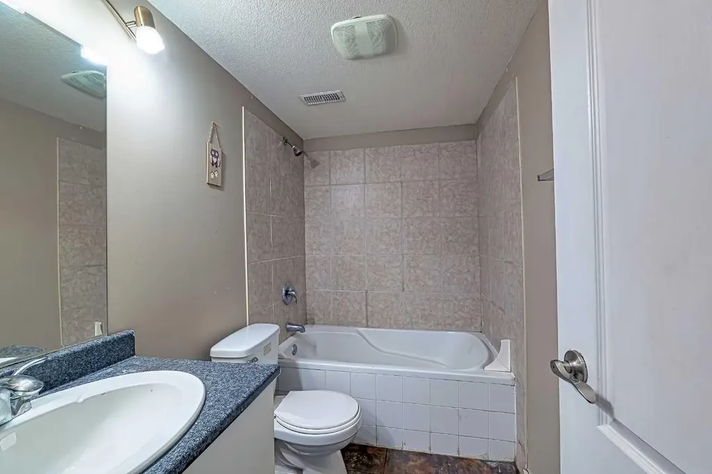 247 Pantego Way NW Calgary AB T3K 0C2