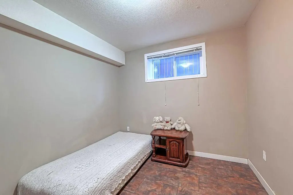 247 Pantego Way NW Calgary AB T3K 0C2