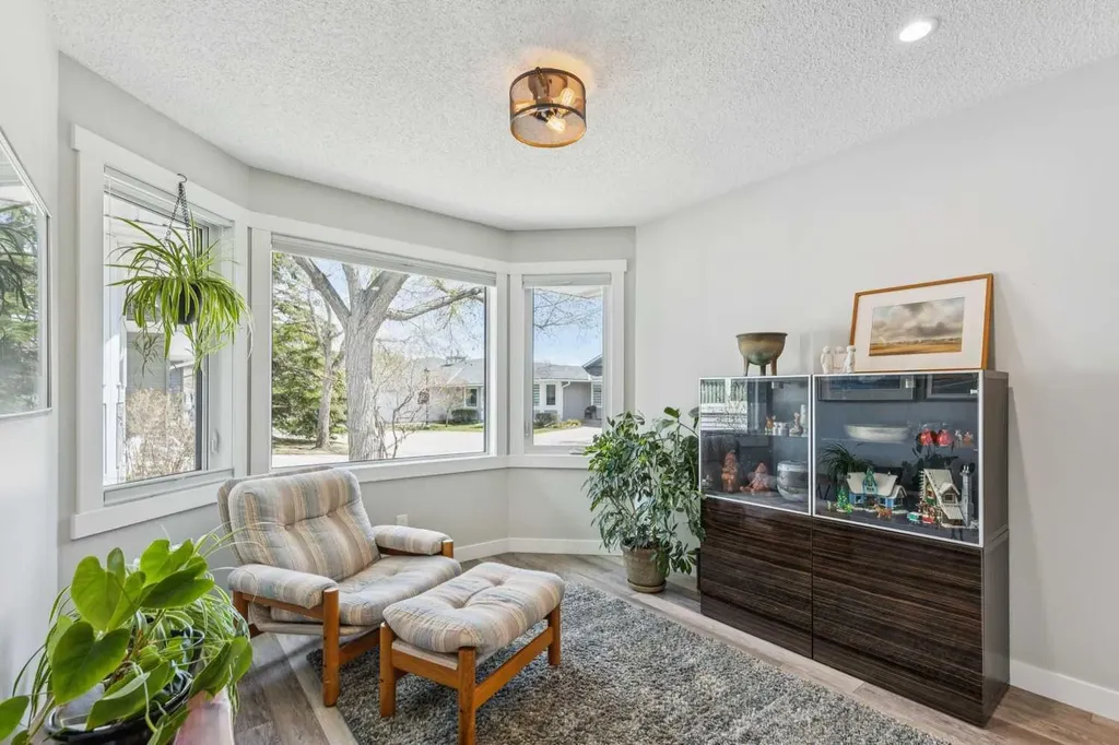 47 Hawkside Park NW Calgary AB T3G 2W4