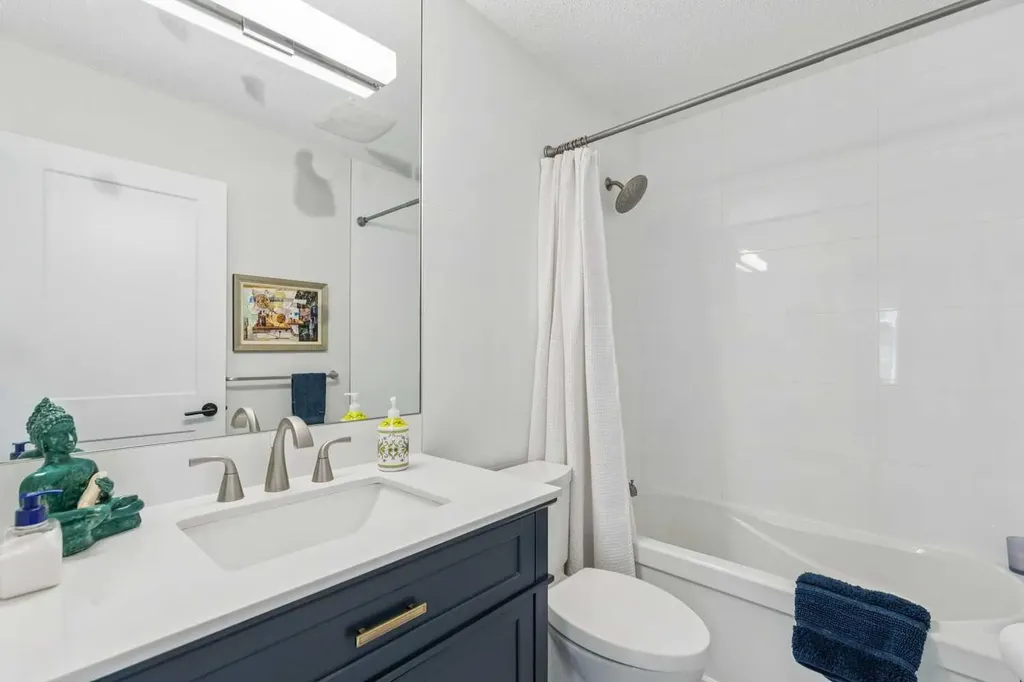 47 Hawkside Park NW Calgary AB T3G 2W4