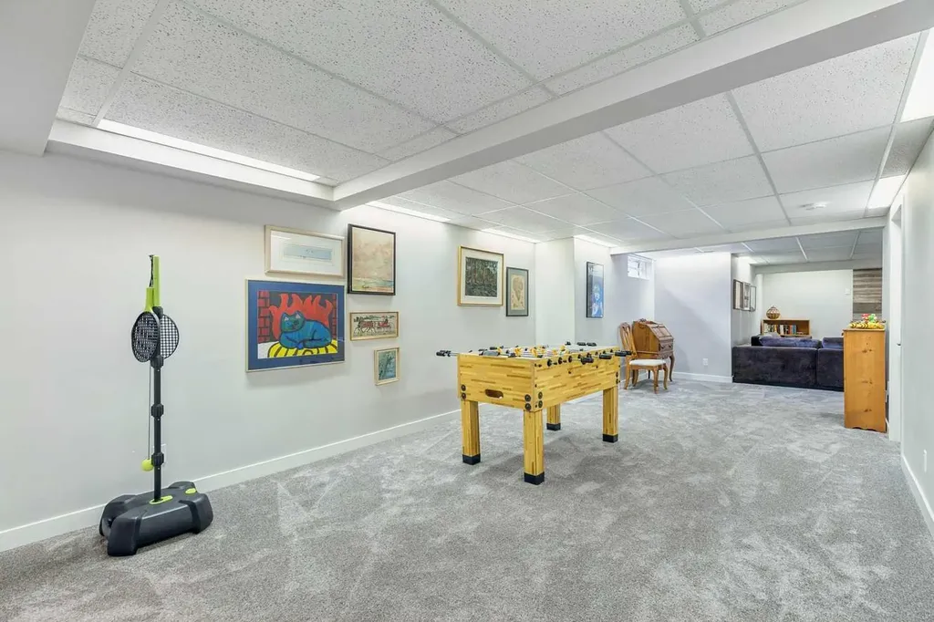 47 Hawkside Park NW Calgary AB T3G 2W4