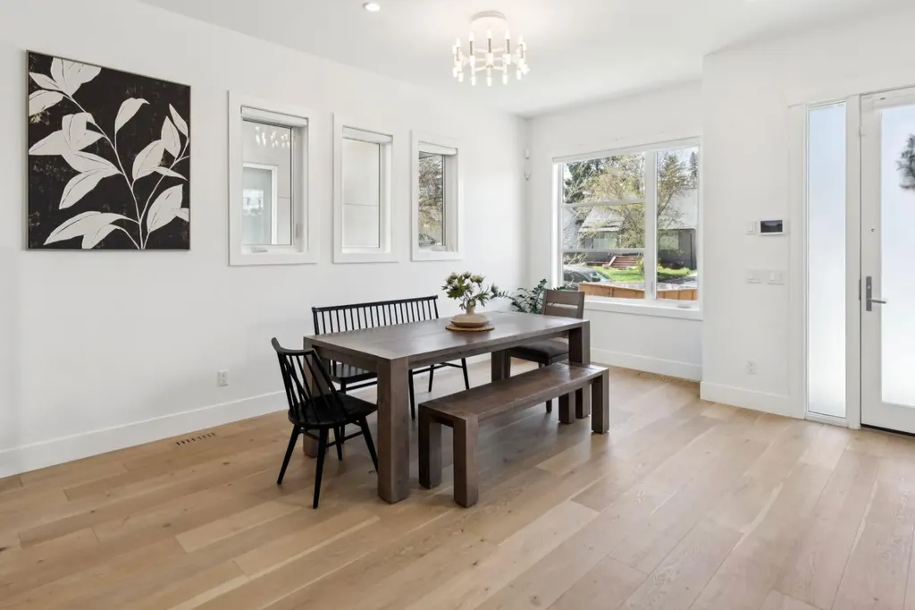 1424 27 Street SW Calgary AB T3C 1L3