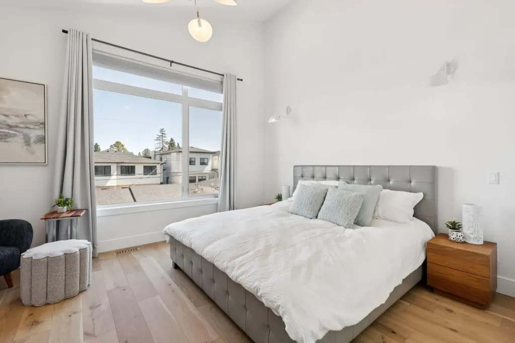 1424 27 Street SW Calgary AB T3C 1L3