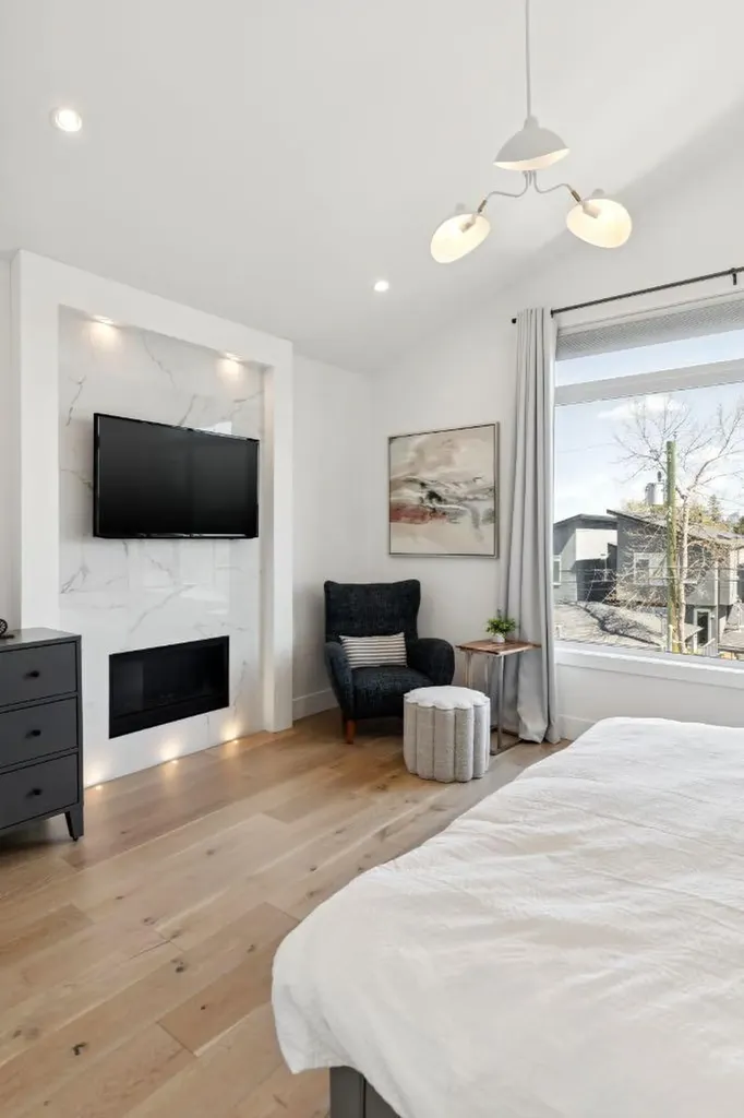 1424 27 Street SW Calgary AB T3C 1L3