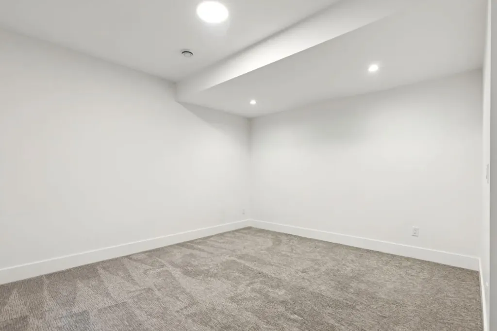 1424 27 Street SW Calgary AB T3C 1L3
