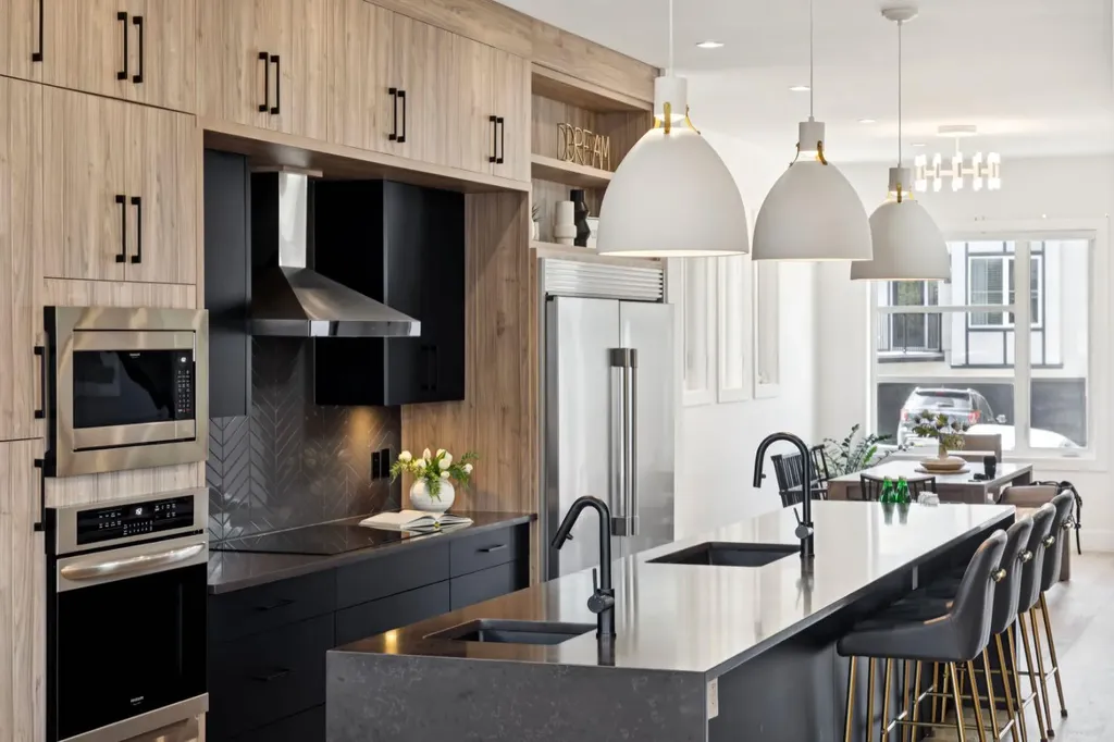 1424 27 Street SW Calgary AB T3C 1L3
