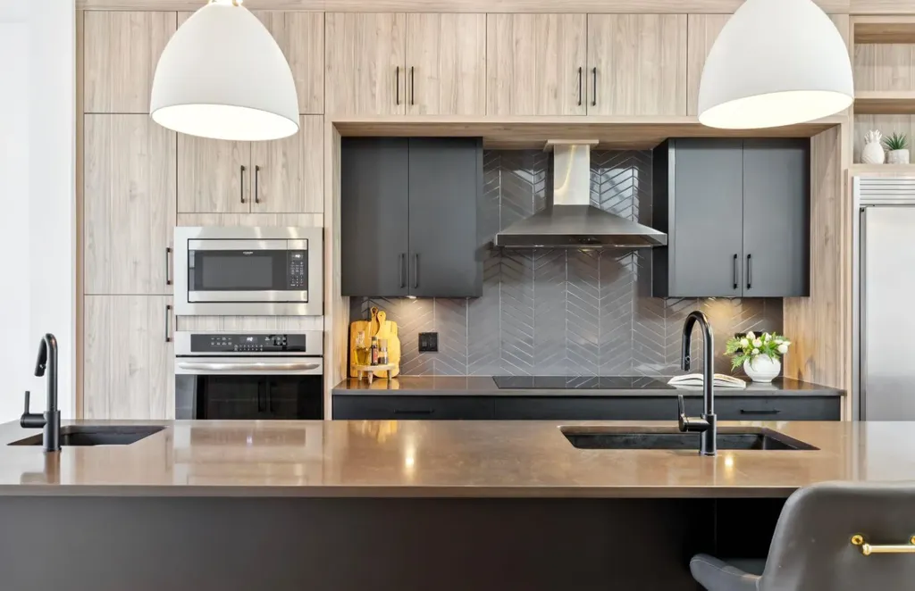 1424 27 Street SW Calgary AB T3C 1L3