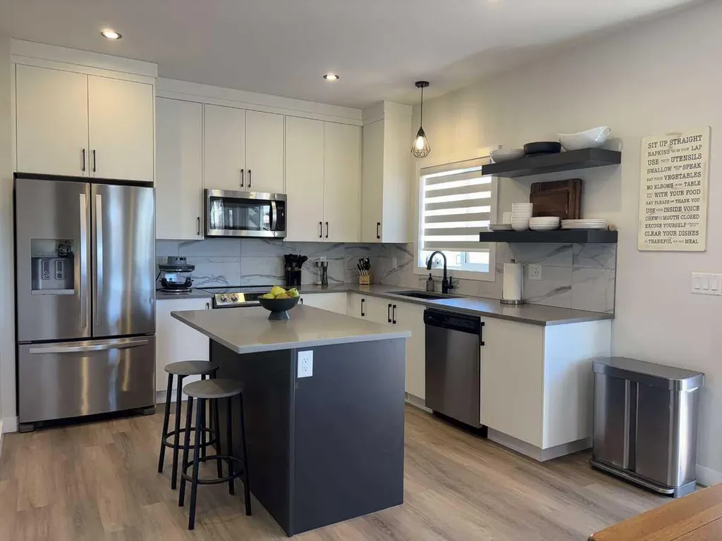 4434 53 Street Rocky Mountain House AB T4T 0C3