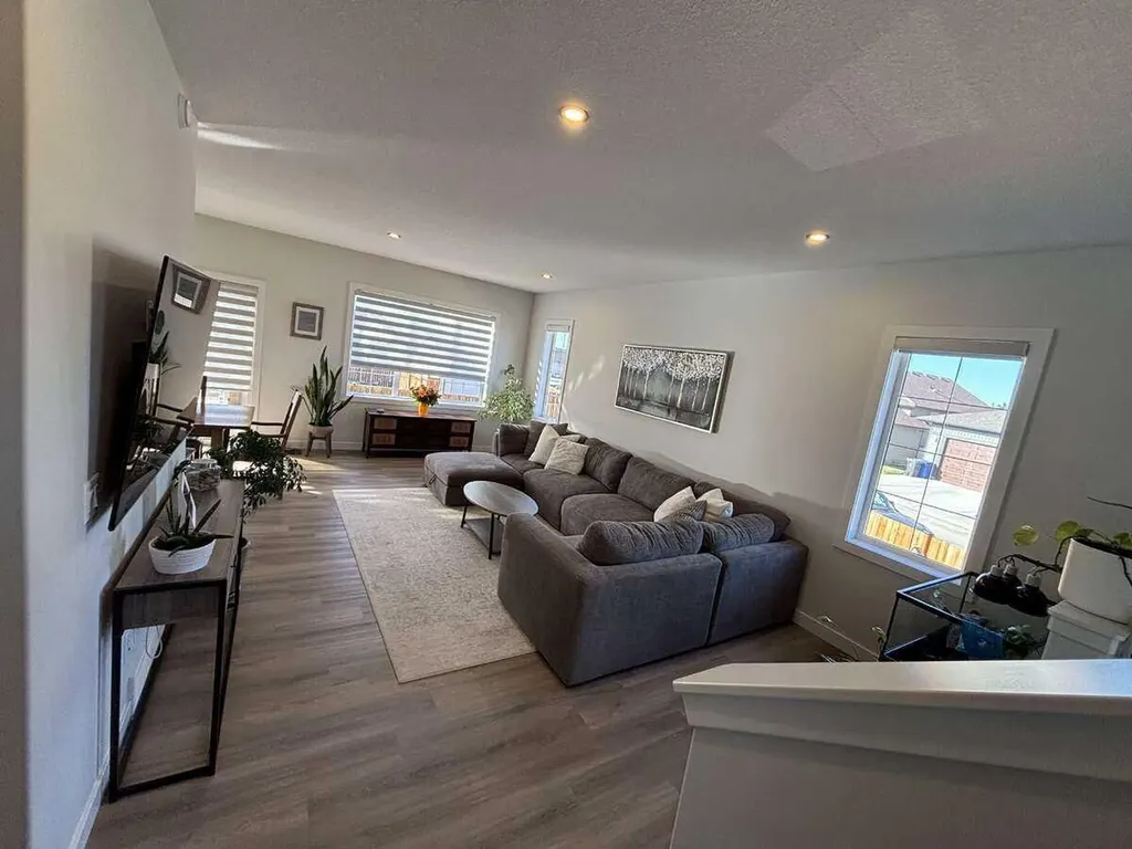 4434 53 Street Rocky Mountain House AB T4T 0C3