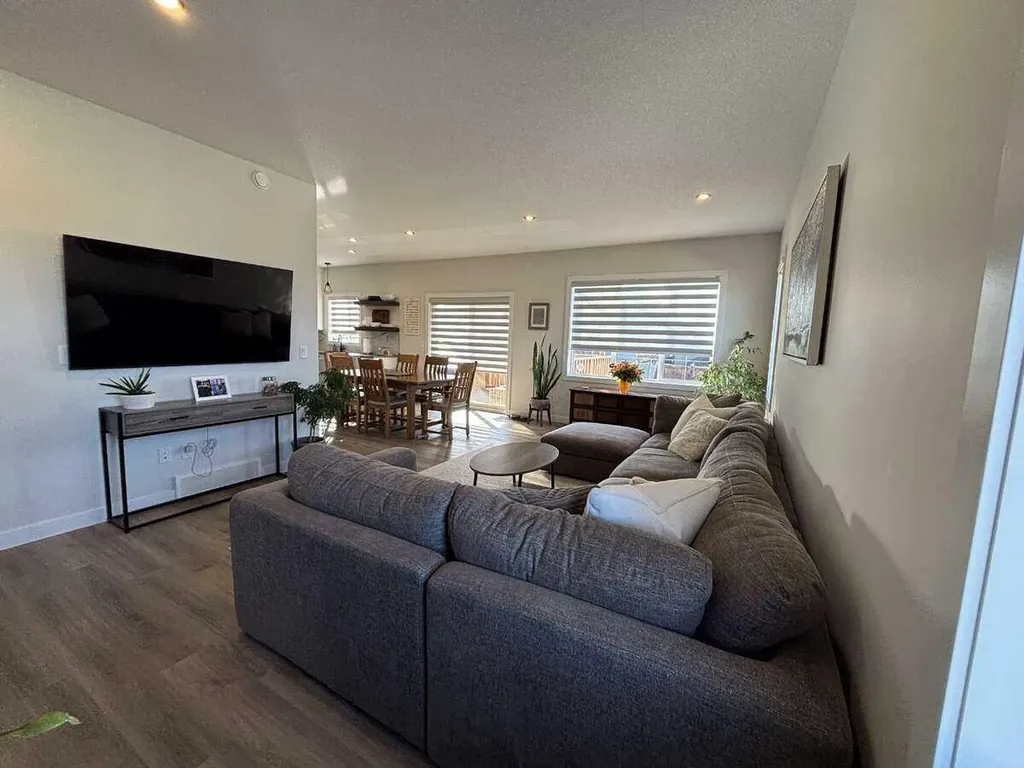 4434 53 Street Rocky Mountain House AB T4T 0C3
