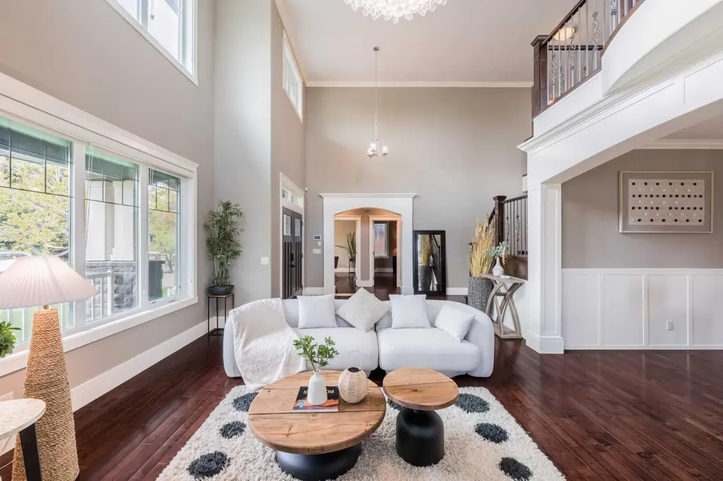 5615 19 Street SW Calgary AB T3E 1P4