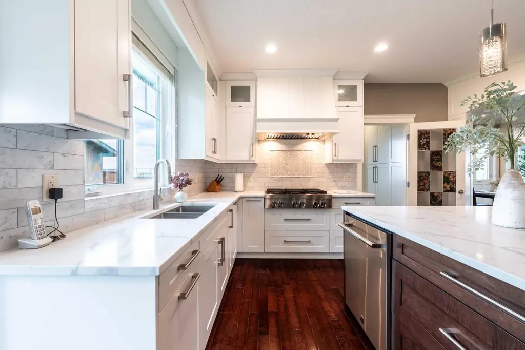 5615 19 Street SW Calgary AB T3E 1P4