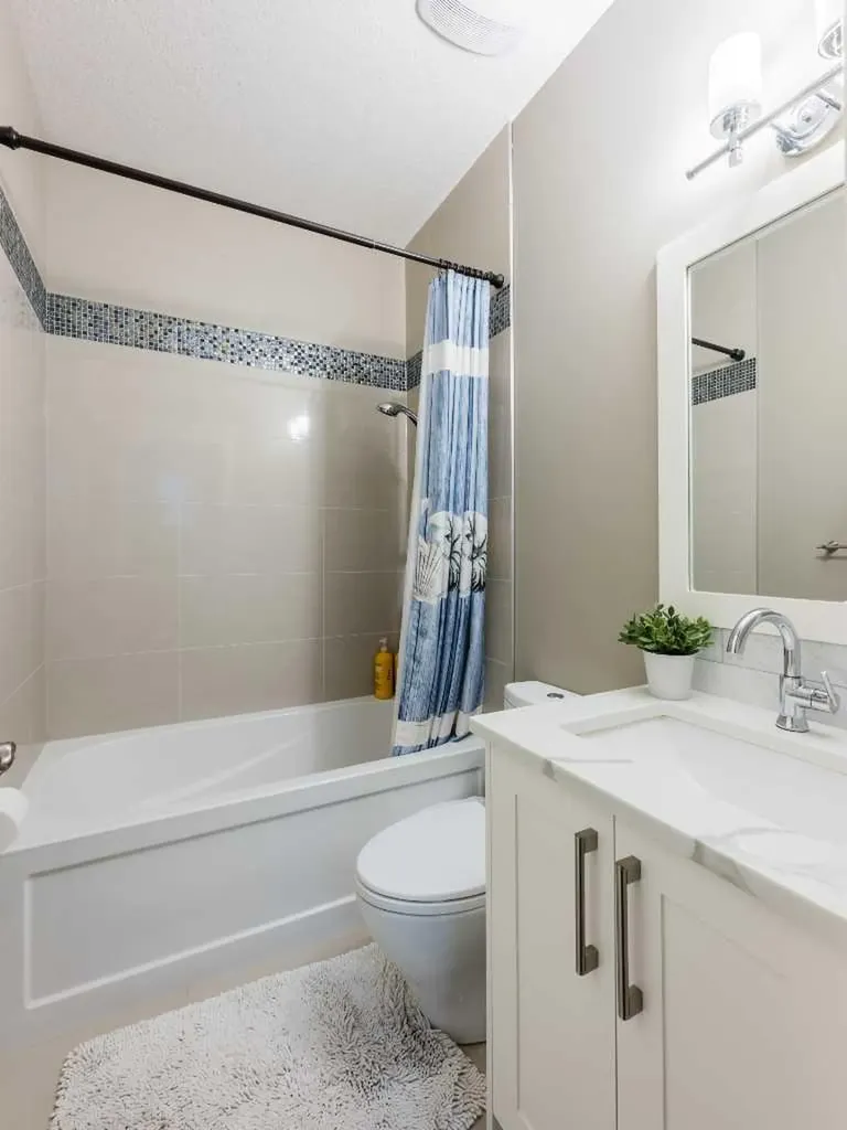 5615 19 Street SW Calgary AB T3E 1P4