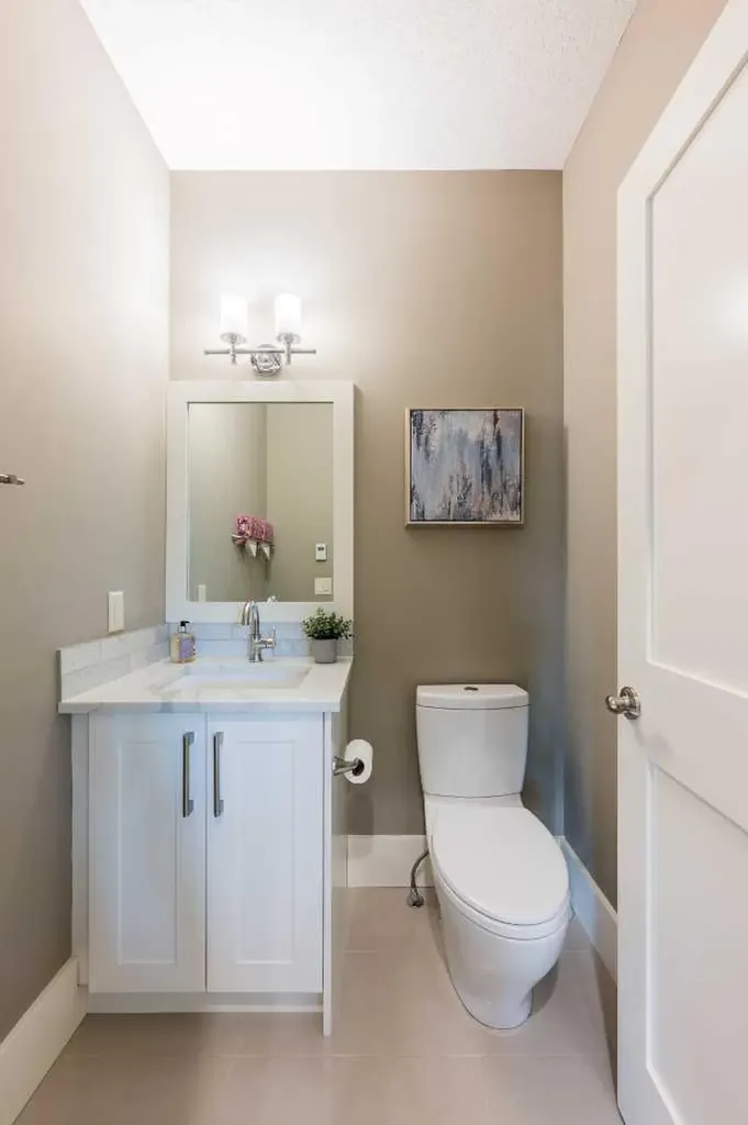 5615 19 Street SW Calgary AB T3E 1P4