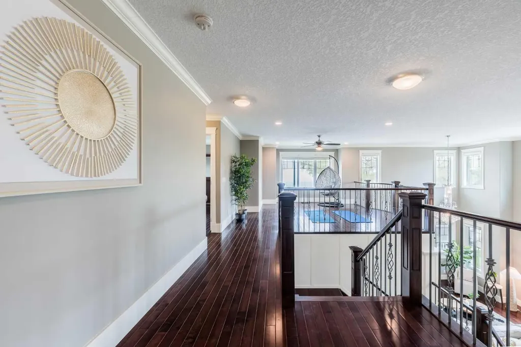 5615 19 Street SW Calgary AB T3E 1P4