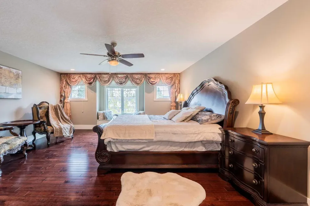 5615 19 Street SW Calgary AB T3E 1P4