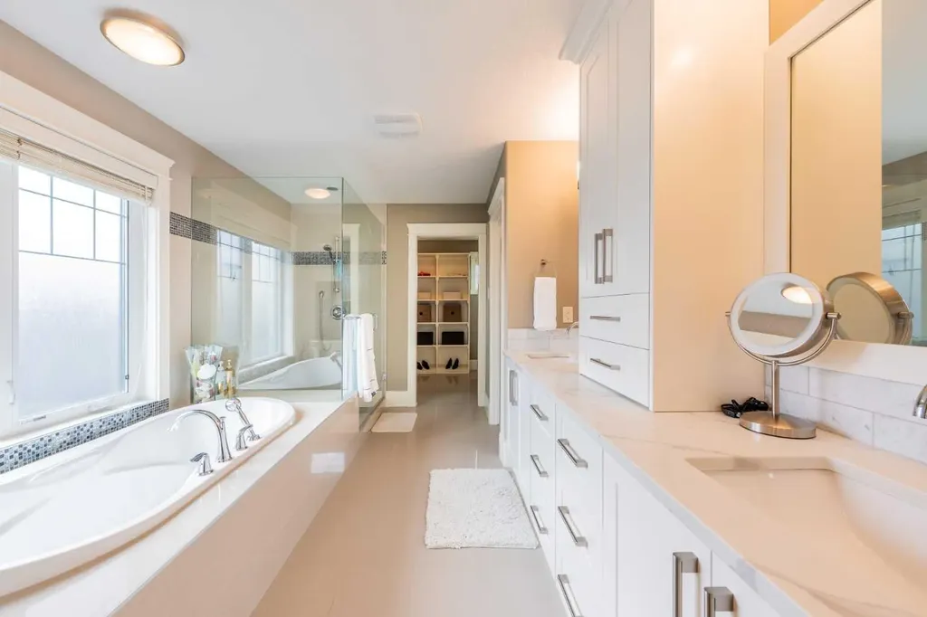 5615 19 Street SW Calgary AB T3E 1P4