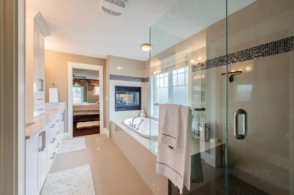 5615 19 Street SW Calgary AB T3E 1P4