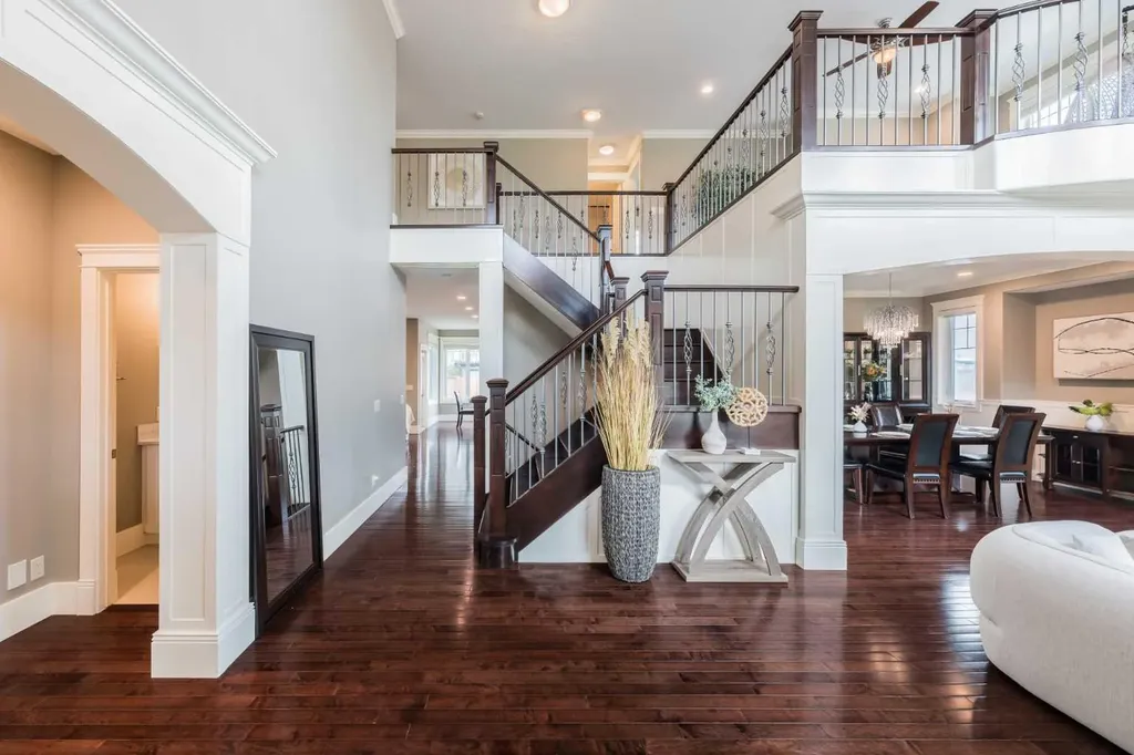 5615 19 Street SW Calgary AB T3E 1P4