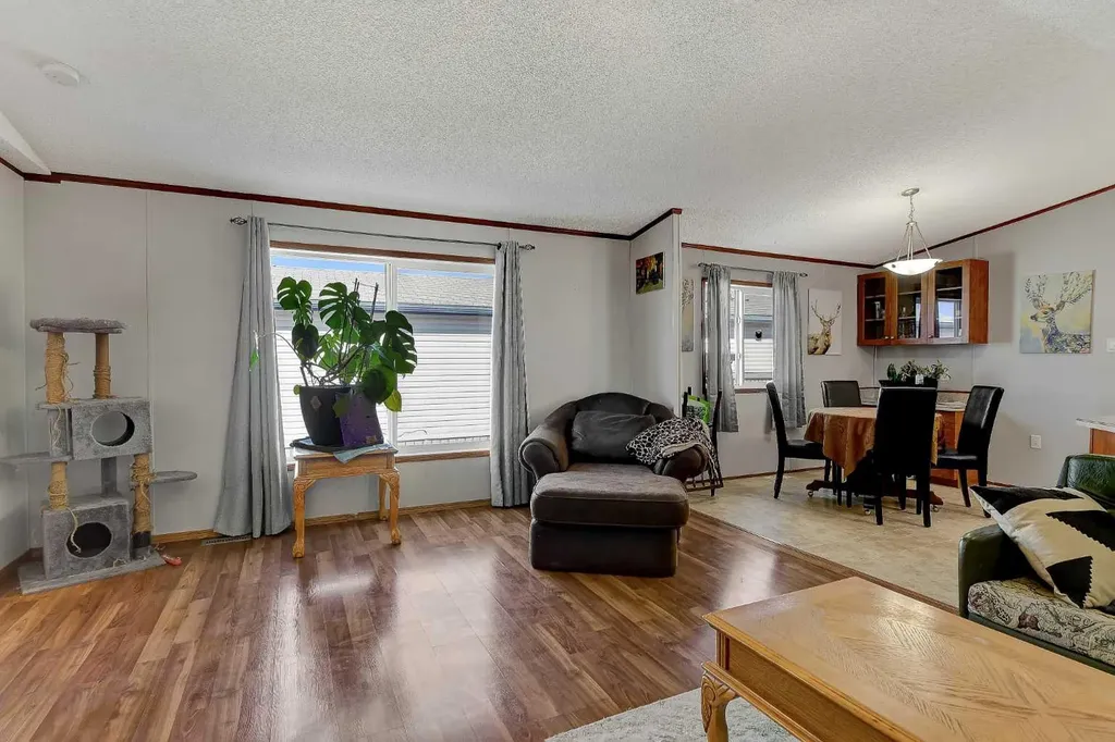 8609 89 Street Grande Prairie AB T8X1V7